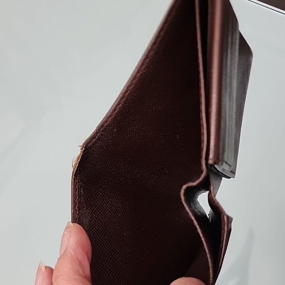 Louis Vuitton Damier Ebene Men's Wallet - Picture 9 of 10